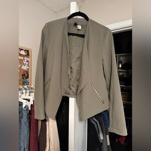 Gray women’s blazer from H&M